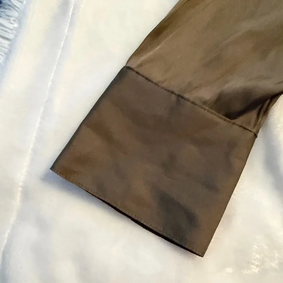 Old Navy Olive Green Women's Button-Up Top - Picture 6 of 10